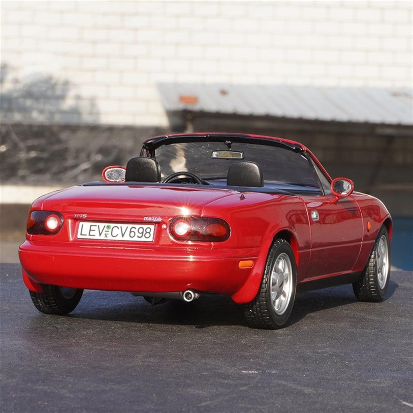 Amazon.co.jp: スケールモデルカー 1/18 マツダ MX5 1990 MX-5